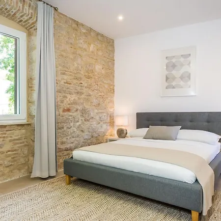 公寓 Kostela Luxury By Belmont Realty *